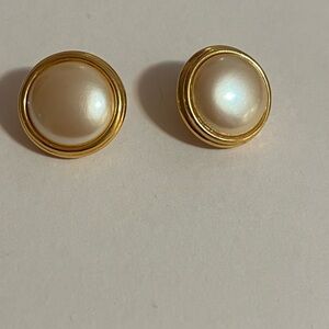 010 Vintage Monet clip on earrings